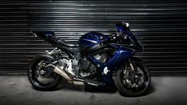 蓝色铃木GSX R1000摩托车跑车壁纸