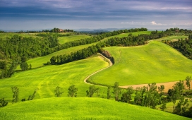 意大利托斯卡纳唯美绿色山路壁纸下载