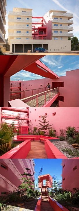 樱桃色墙壁框架的屋顶花园-公寓大楼，位于法国南部的心脏区域的深粉红色的“峡谷”，创造一个受保护的天台花园