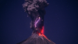博尔特喷发的火山
