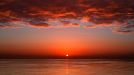 海洋上的夕阳日落