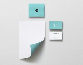 澳大利亚墨尔本Sourcey.M精品营销设计机构品牌设计-一个设计简单平静干净的现代品牌感觉。轻松的色彩方式感觉就像一个轻松沙滩上。这意味着与他们合作很轻松，愉快的和低压力。