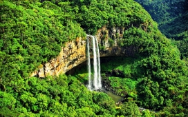 美丽的巴西山峰瀑布壁纸