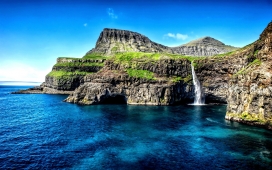 夏威夷群岛的瀑布