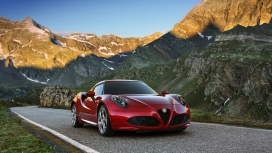 高清晰红色Alfa-Romeo-4C轿跑车壁纸