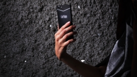 CARBON SuperPhone-世界上最薄的智能手机