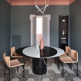 将大理石家具和斑点水磨石地板融为一体的米兰Casa Salvatori酒店