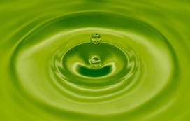 高清晰绿色水滴波纹壁纸