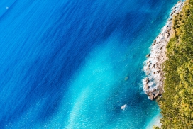 高清晰蓝色大海岛屿壁纸