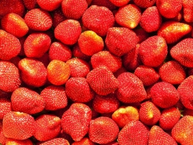 高清晰鲜红草莓水果壁纸