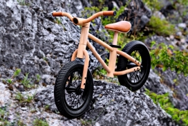 可让孩子们对可持续健康生活感到兴奋的木制迷你Bixie自行车