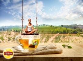喝点茶就可以放松一下-立顿绿茶广告
