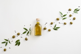 排放整齐有序的橄榄油
