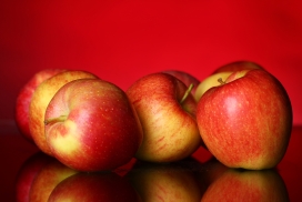 熟透的红苹果水果