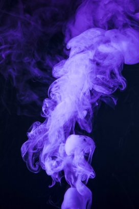 蓝紫色浓烟写真