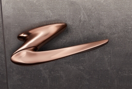Zaha Hadid为Izé设计雕塑般的Nexxa门把手