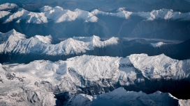冬季雪山风景图