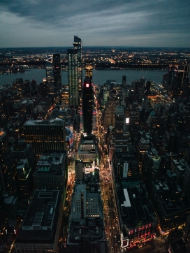城市港口夜景图