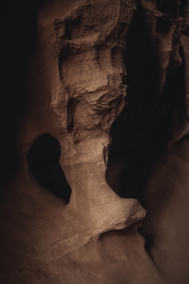 山洞钟乳石图