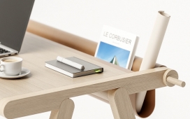 配有旋转皮革书架，让您可以定制工作空间的伸缩式办公桌